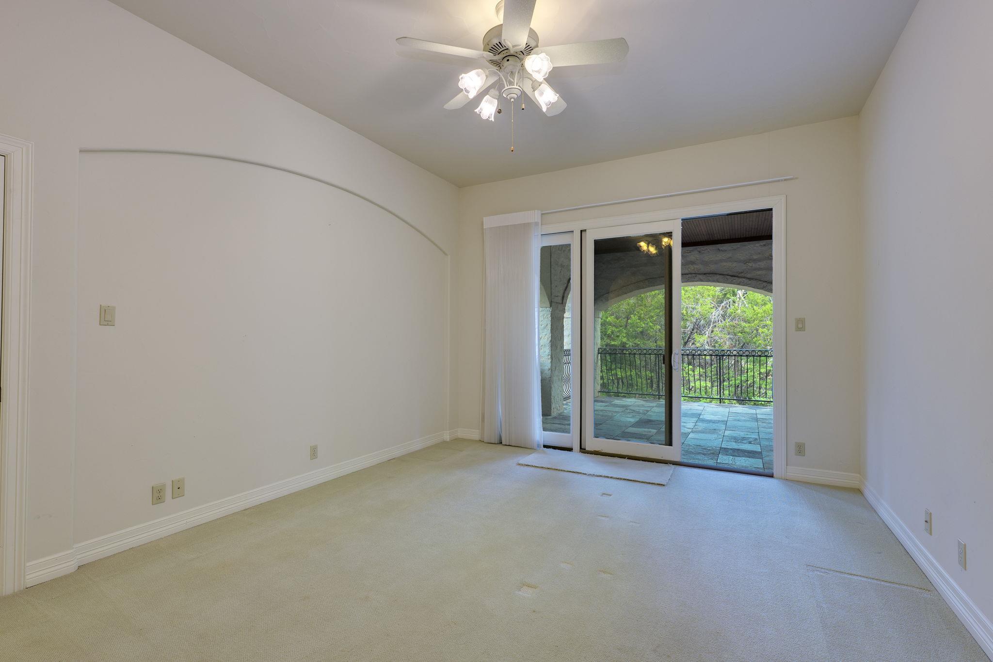 106 Lakeway Hills CV