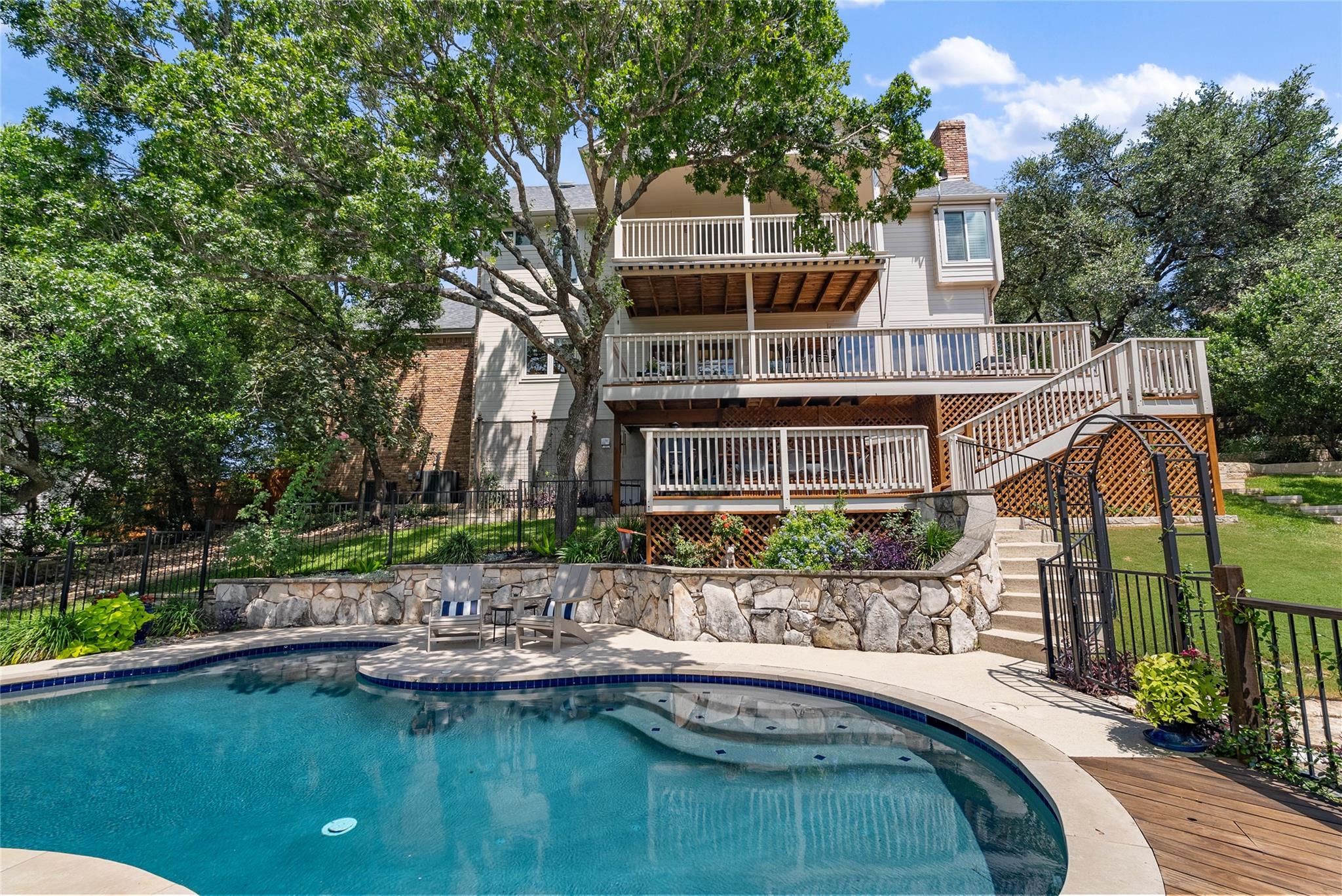 3107 Lookout LN
