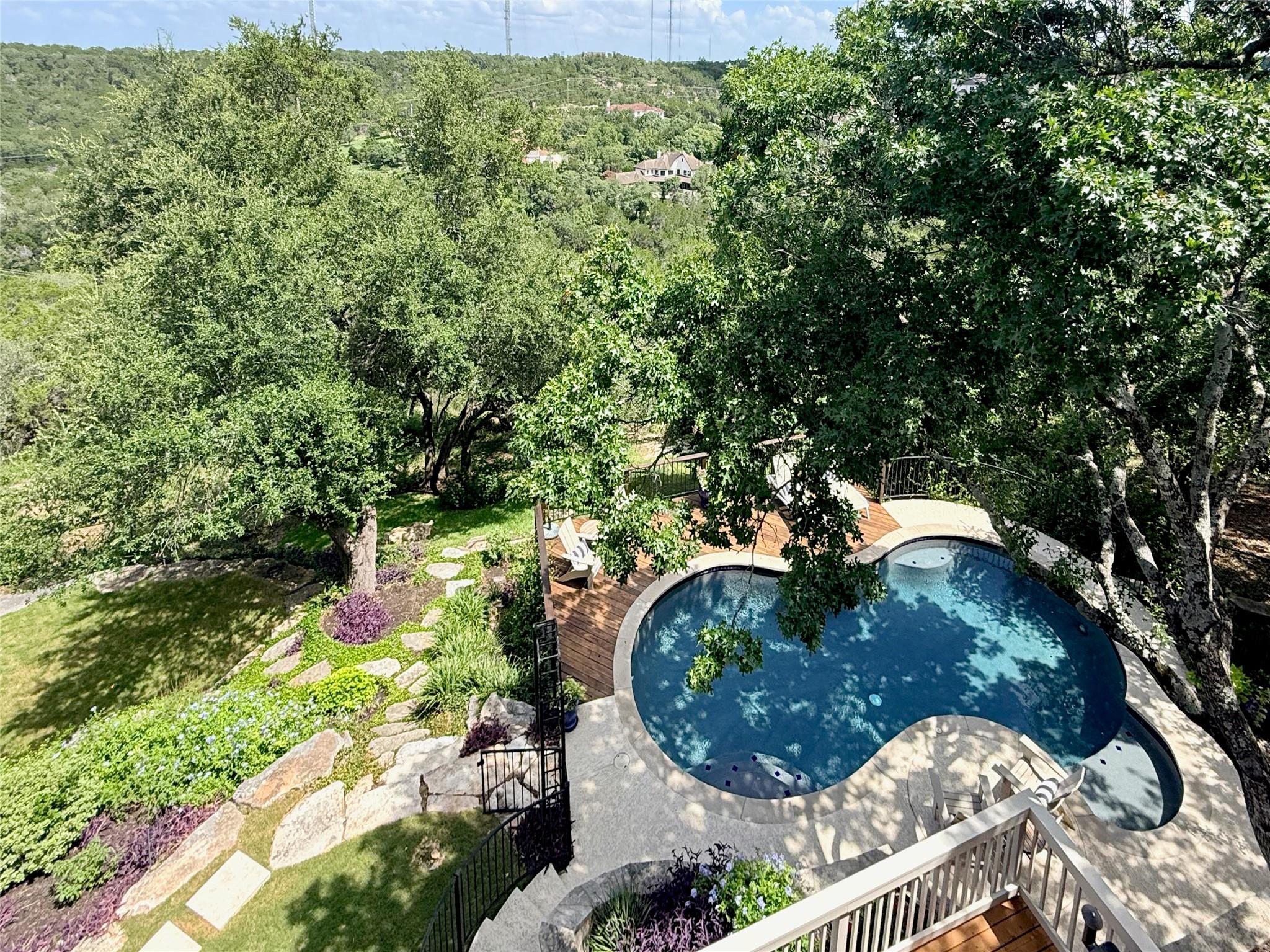 3107 Lookout LN
