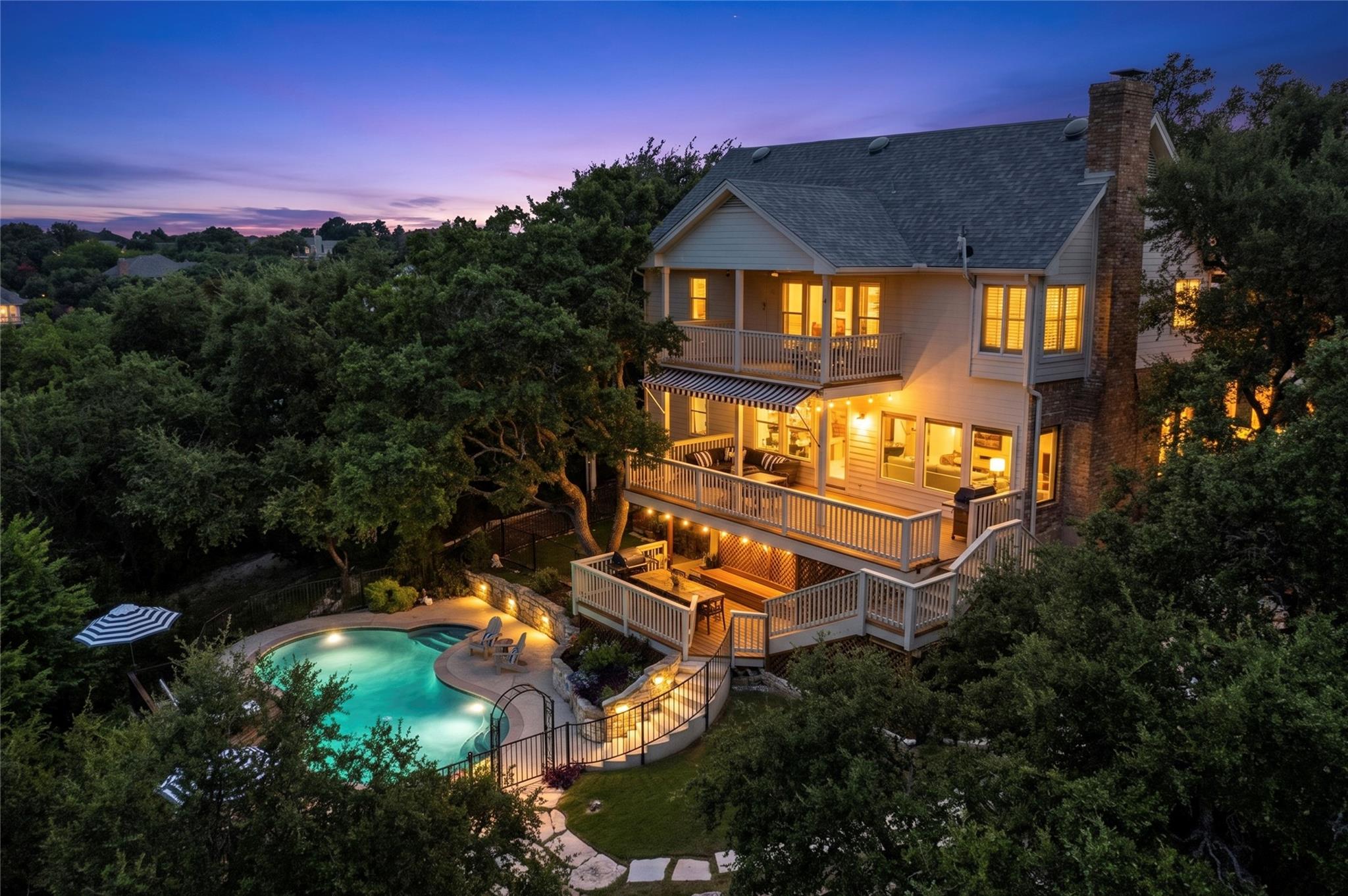 3107 Lookout LN