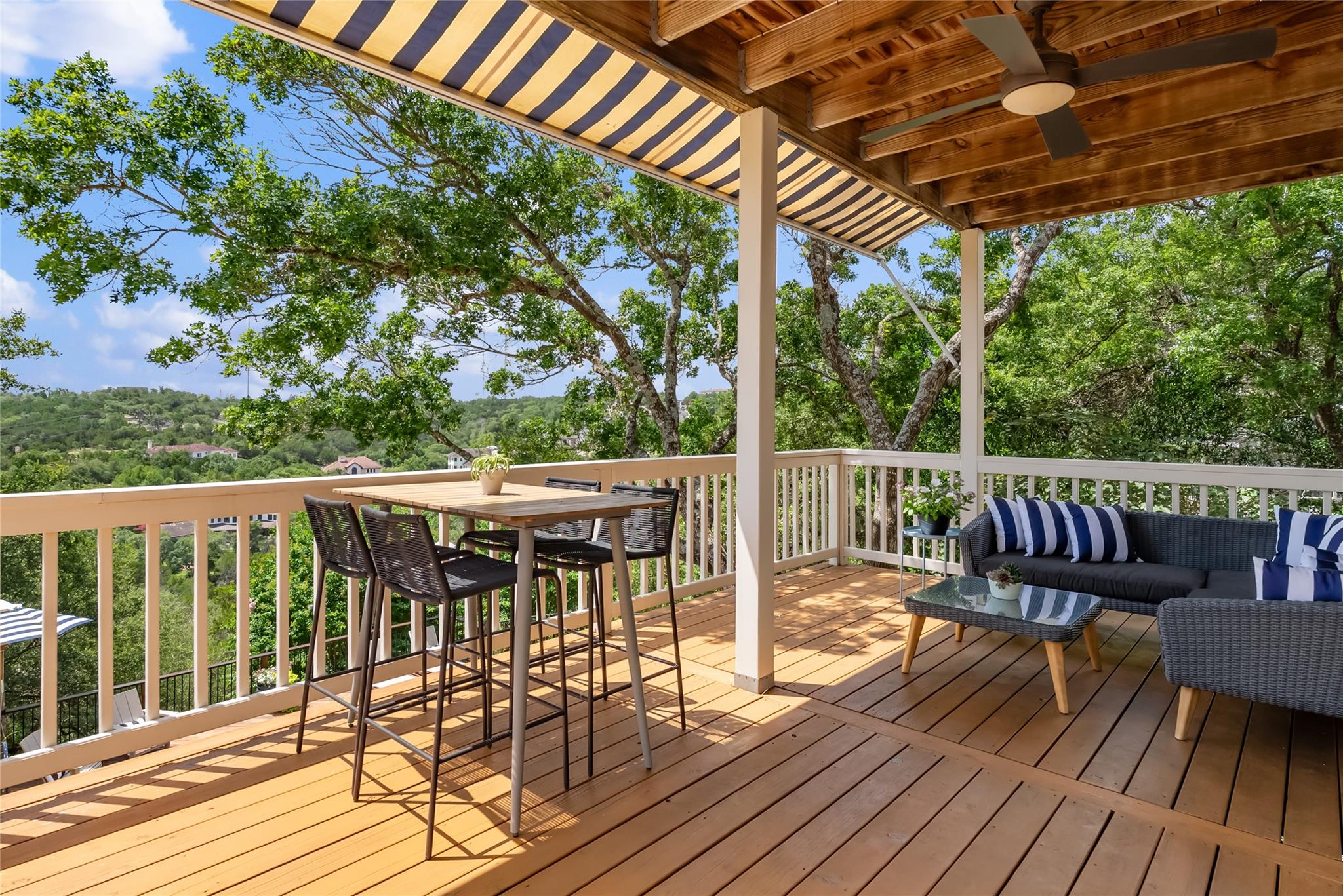 3107 Lookout LN