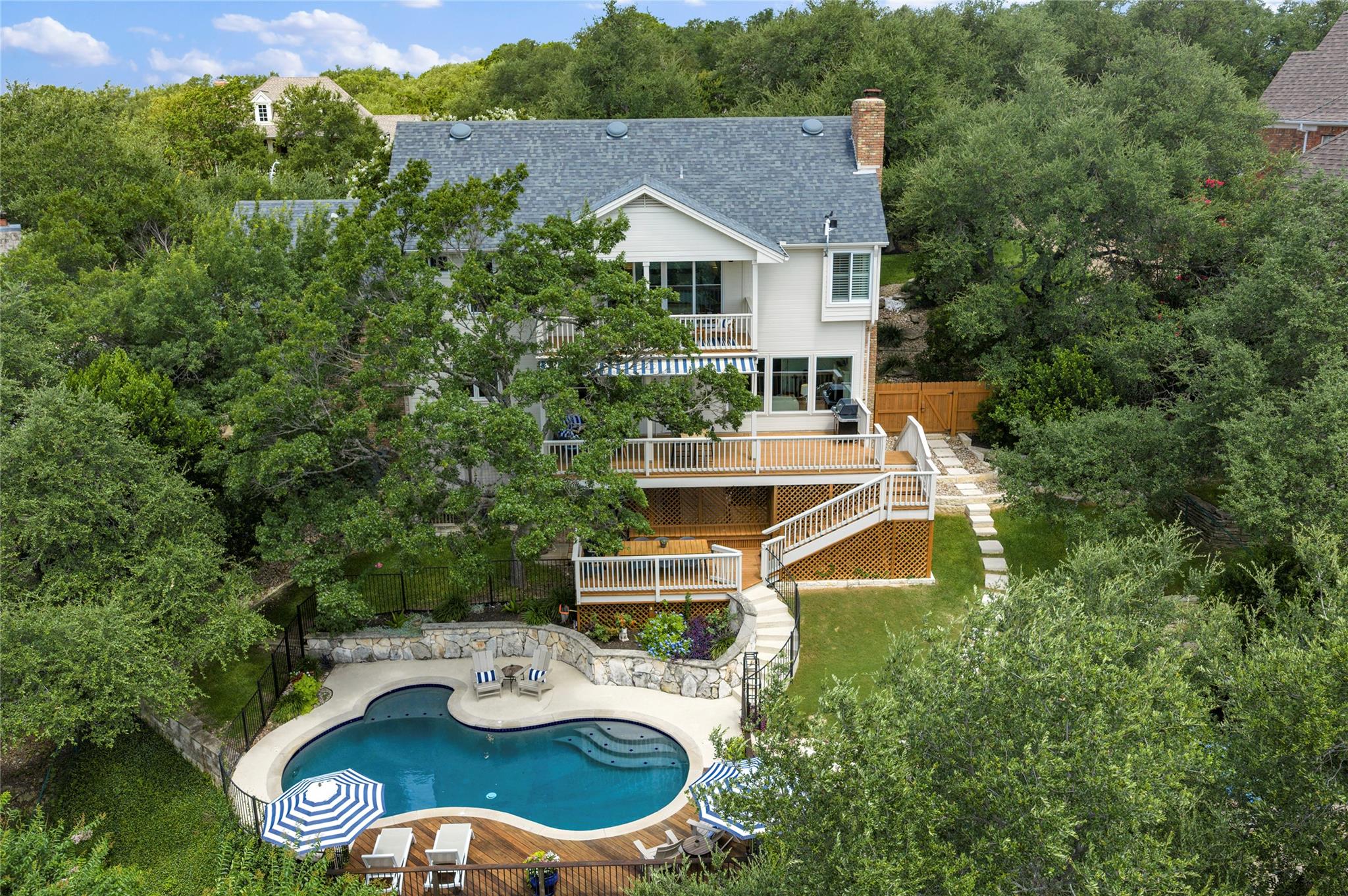 3107 Lookout LN