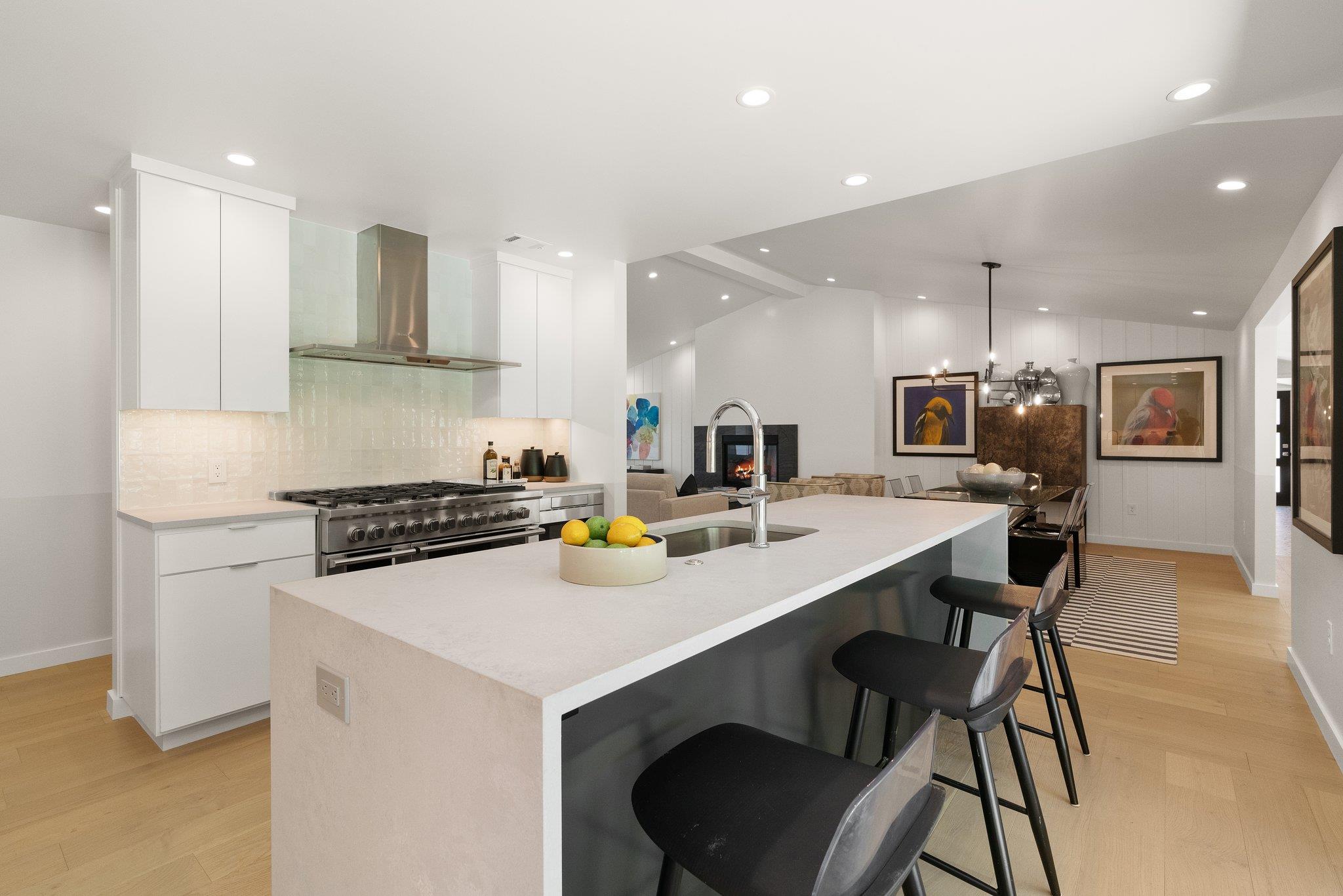 5706 Highland Hills CIR