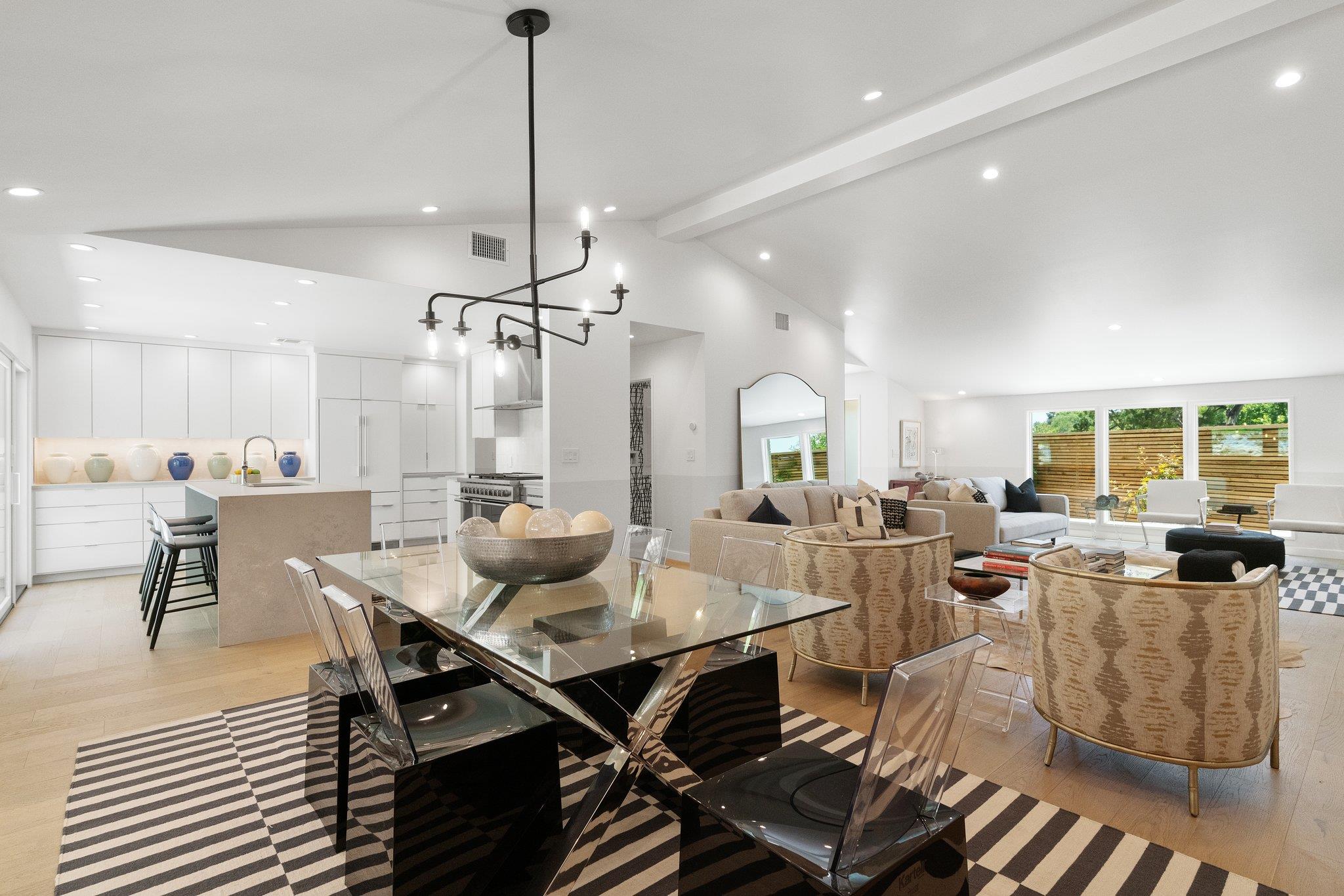 5706 Highland Hills CIR