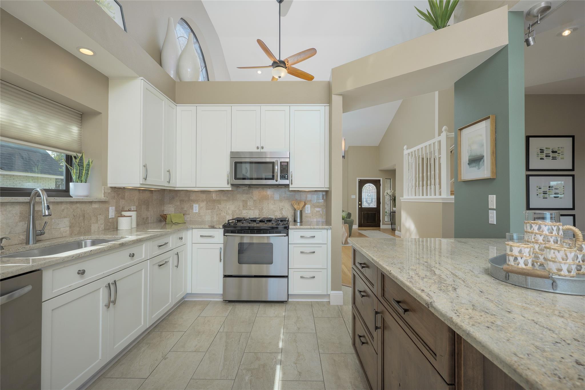 6703 Lakewood Point CV