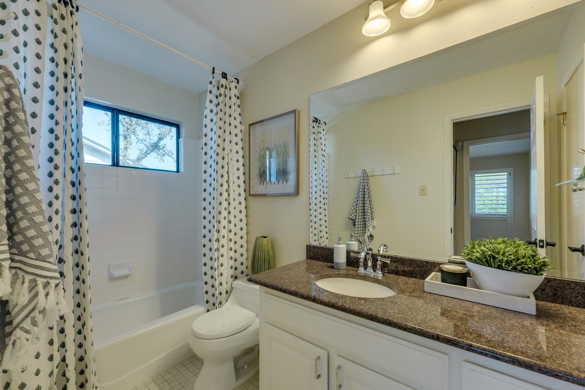 6703 Lakewood Point CV