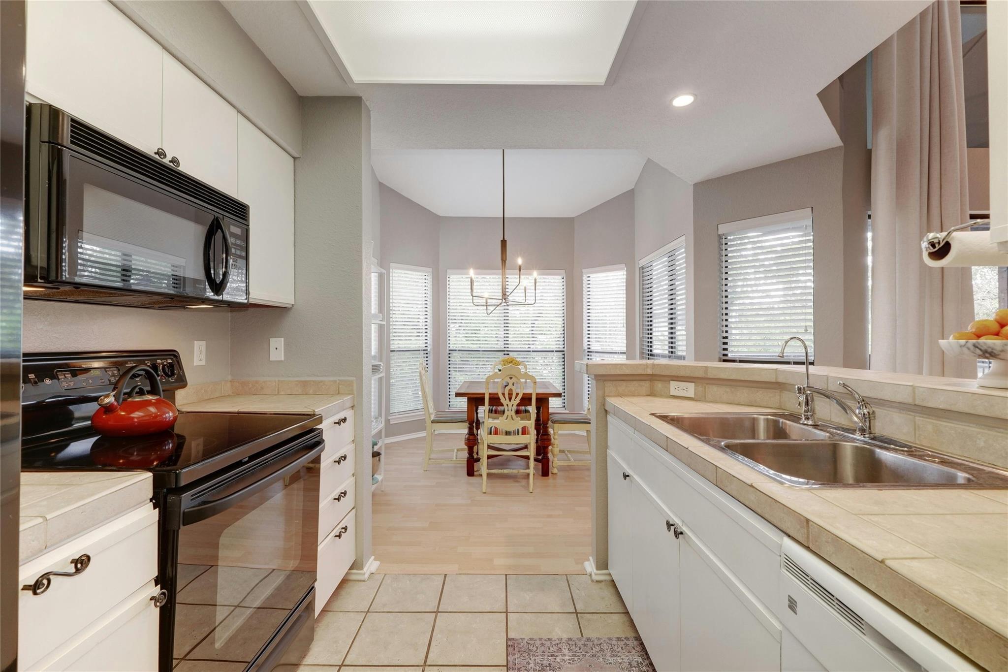 4711 Spicewood Springs RD # 201 Unit: 1-201