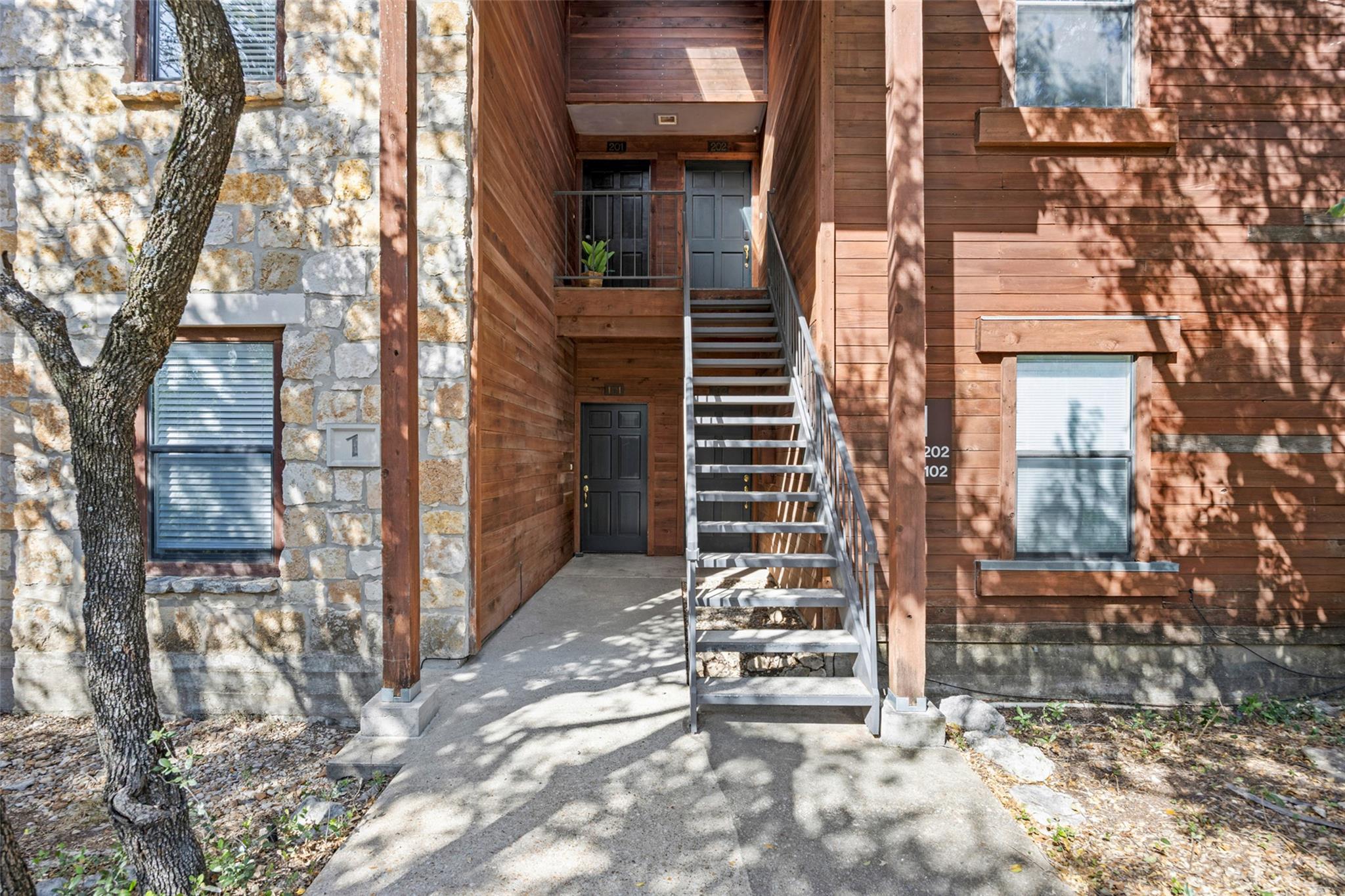 4711 Spicewood Springs RD # 201 Unit: 1-201