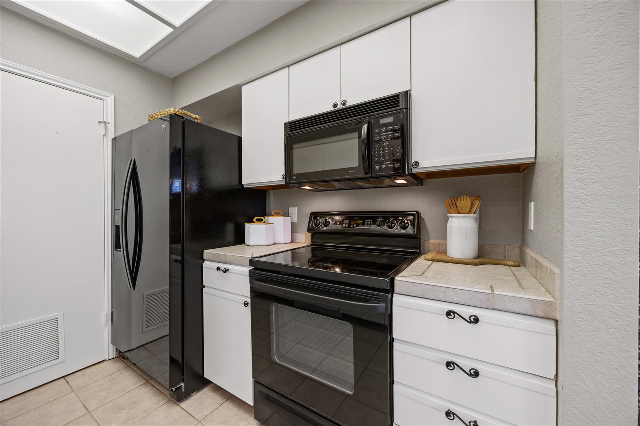 4711 Spicewood Springs RD # 201 Unit: 1-201