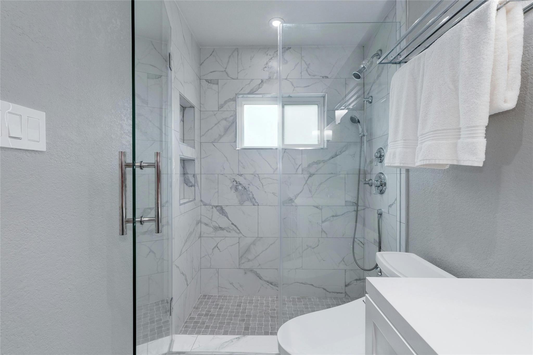 4711 Spicewood Springs RD # 201 Unit: 1-201