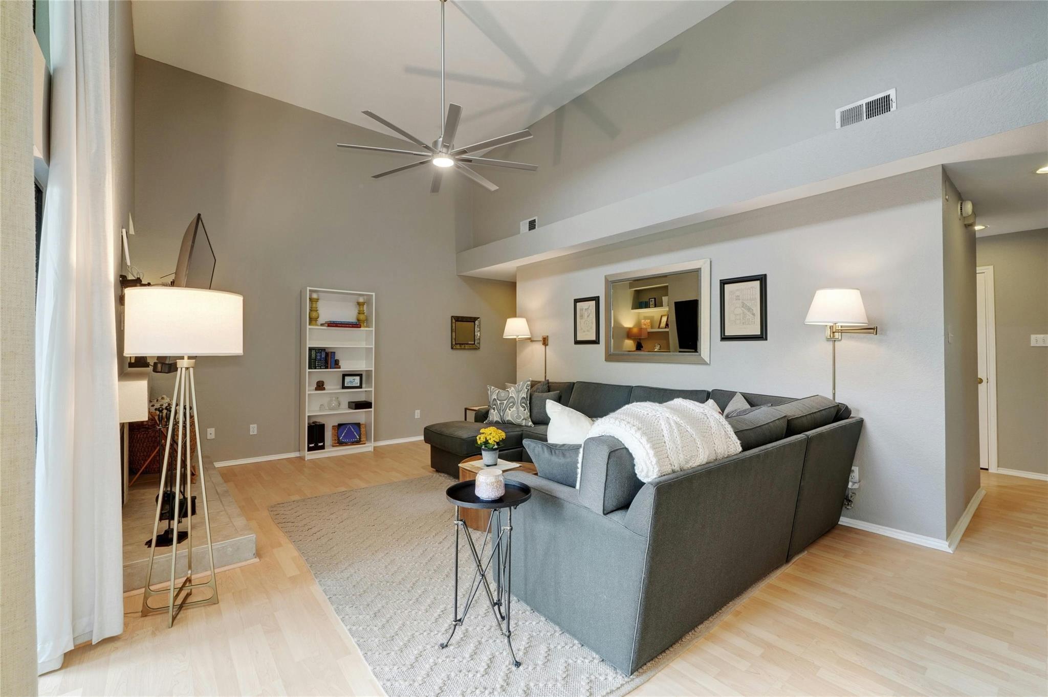 4711 Spicewood Springs RD # 201 Unit: 1-201