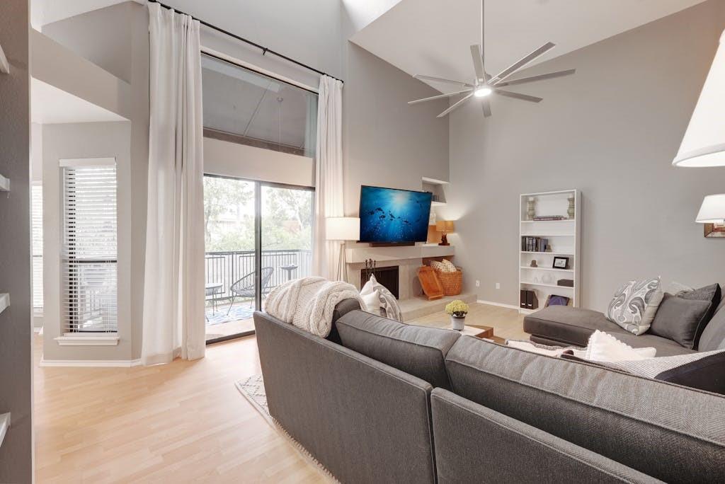 4711 Spicewood Springs RD # 201 Unit: 1-201