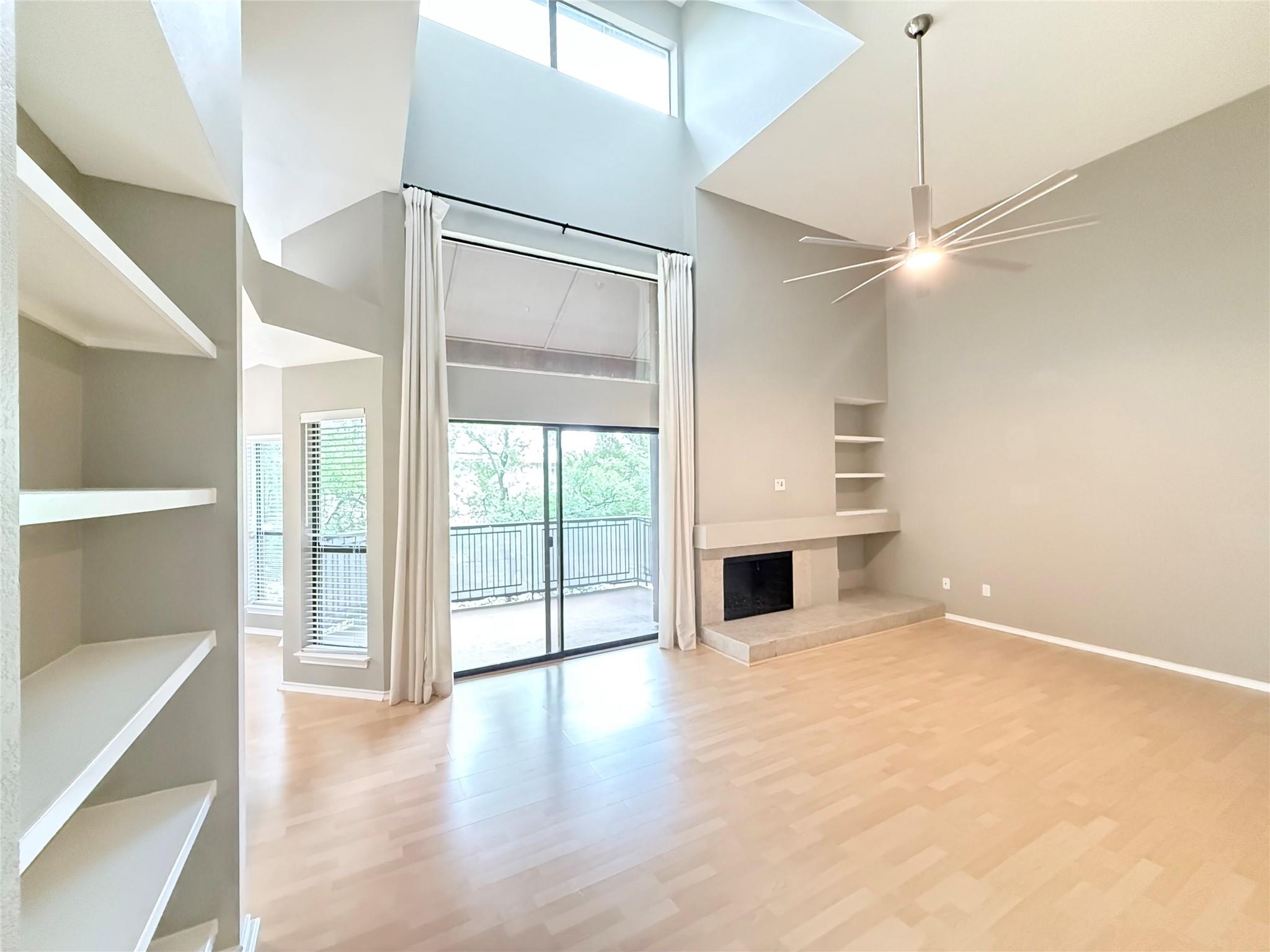 4711 Spicewood Springs RD # 201 Unit: 1-201