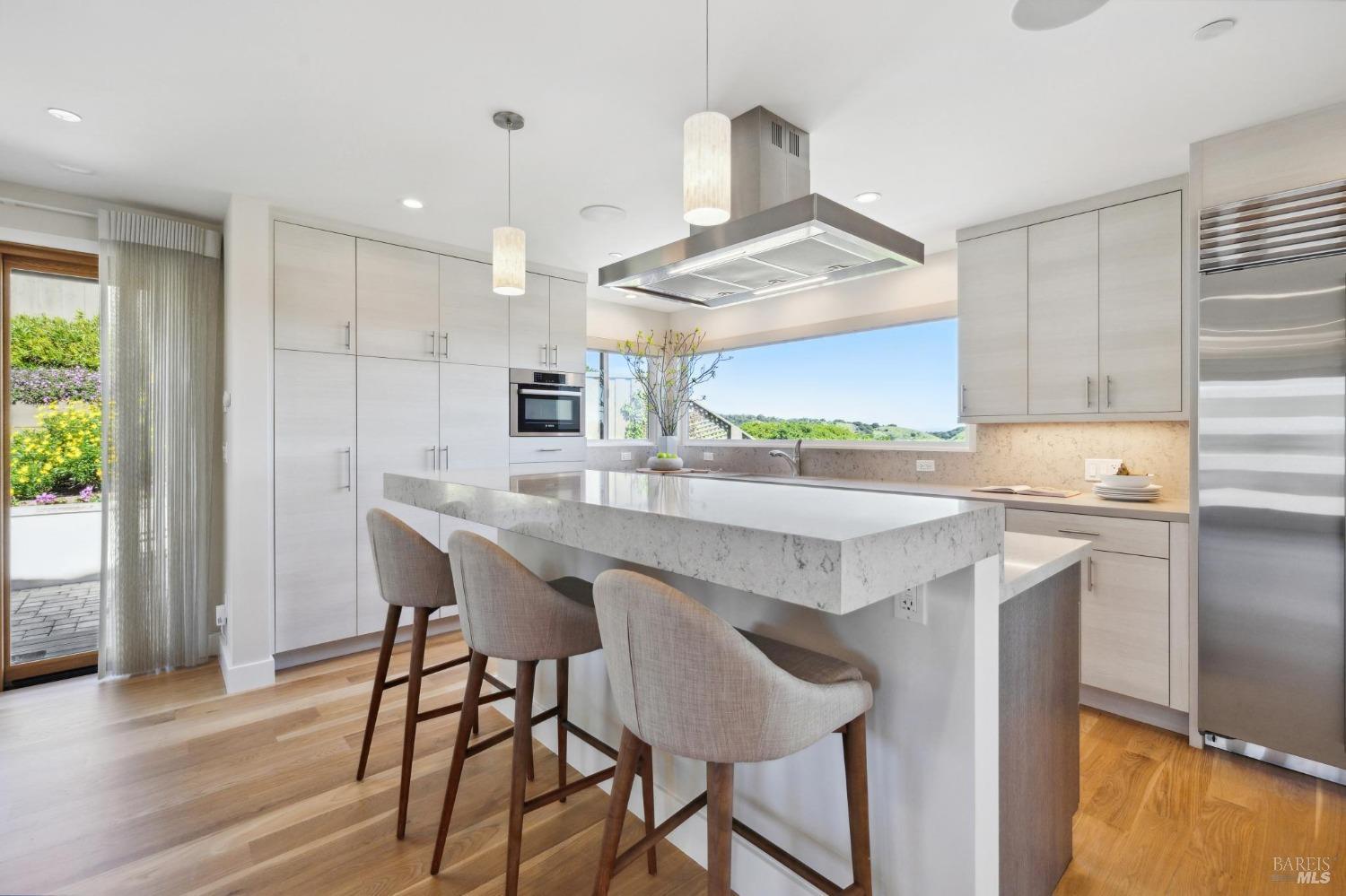 106 Fernwood Dr