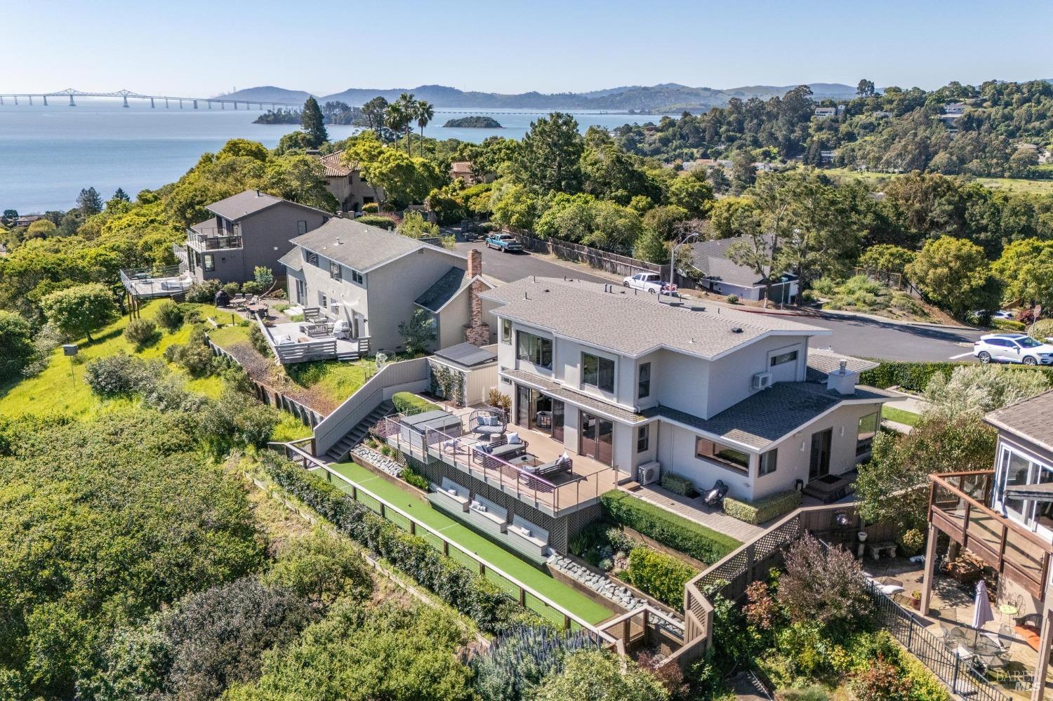 106 Fernwood Dr