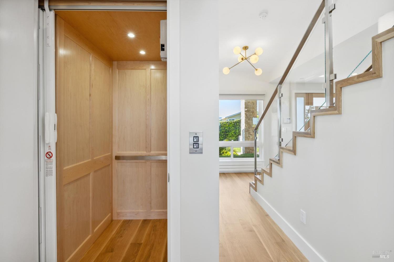 106 Fernwood Dr