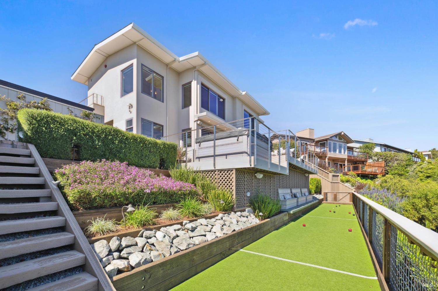 106 Fernwood Dr