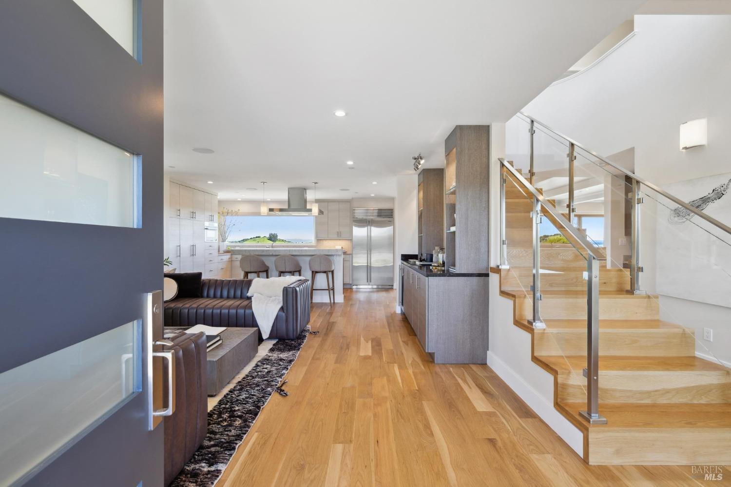 106 Fernwood Dr