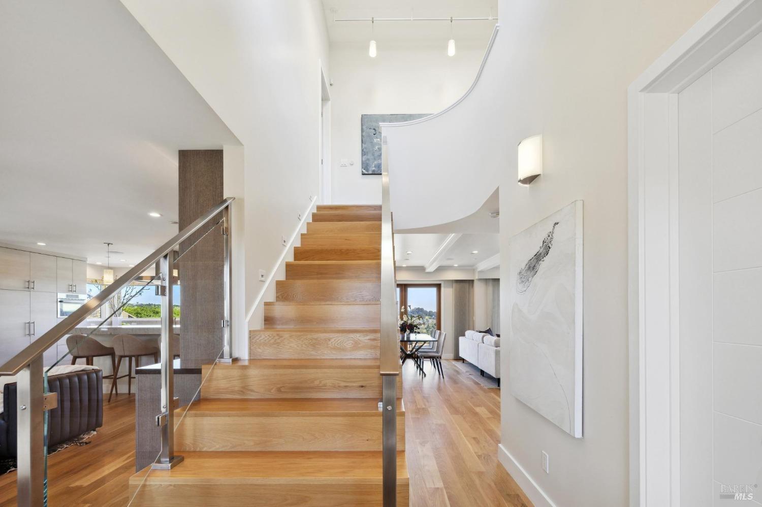 106 Fernwood Dr
