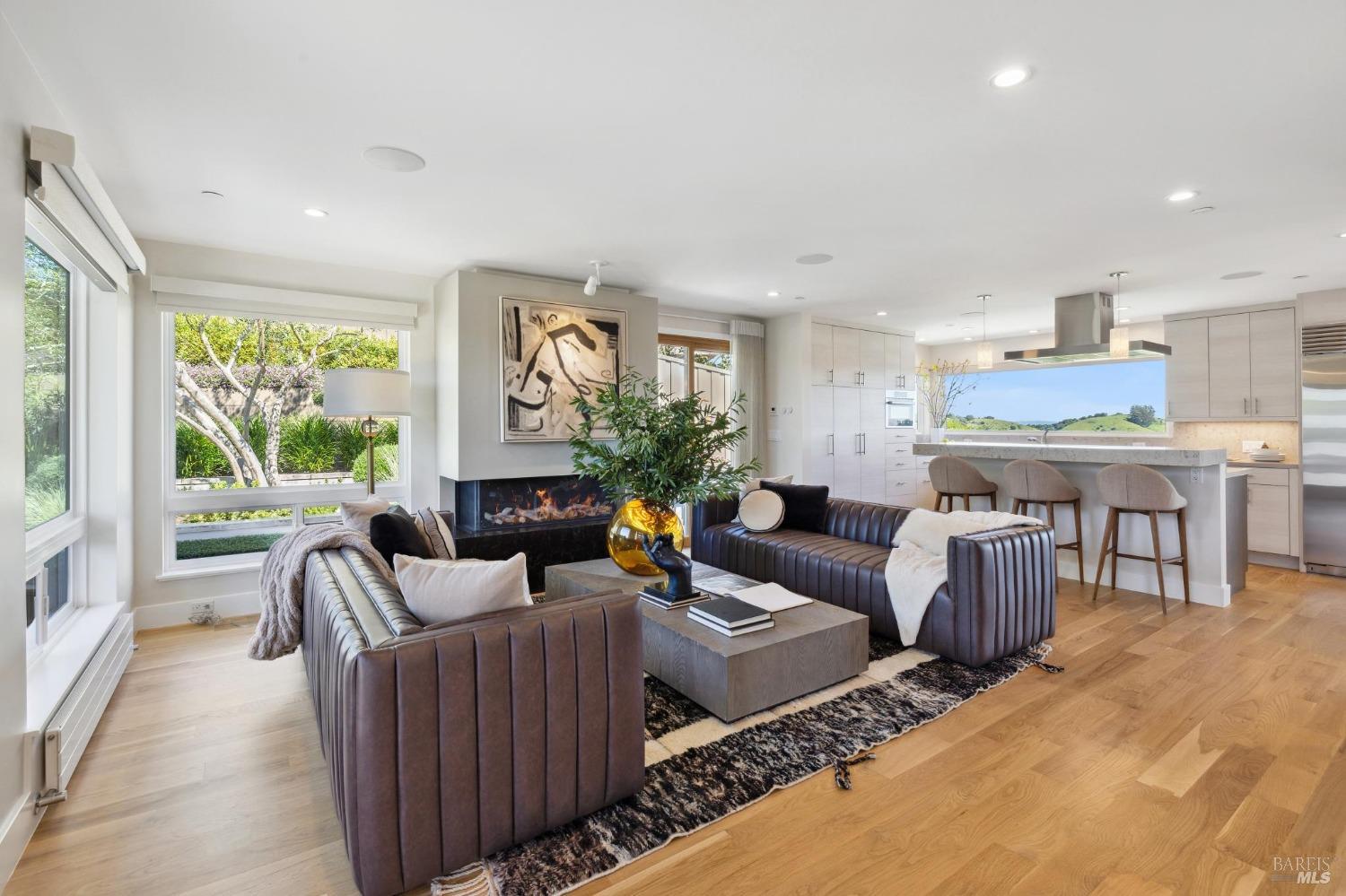 106 Fernwood Dr