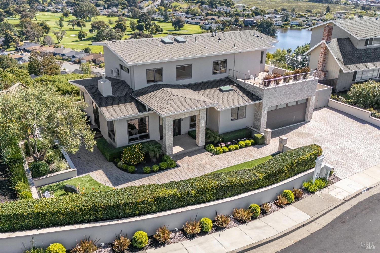 106 Fernwood Dr