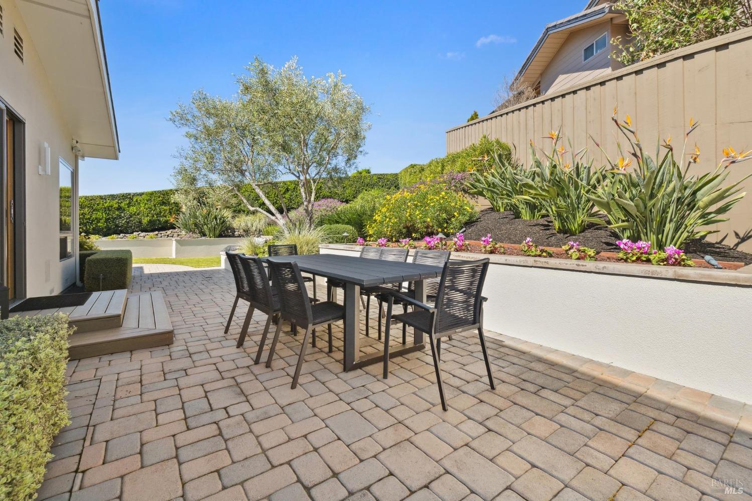 106 Fernwood Dr