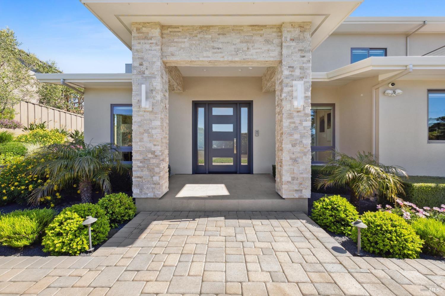106 Fernwood Dr