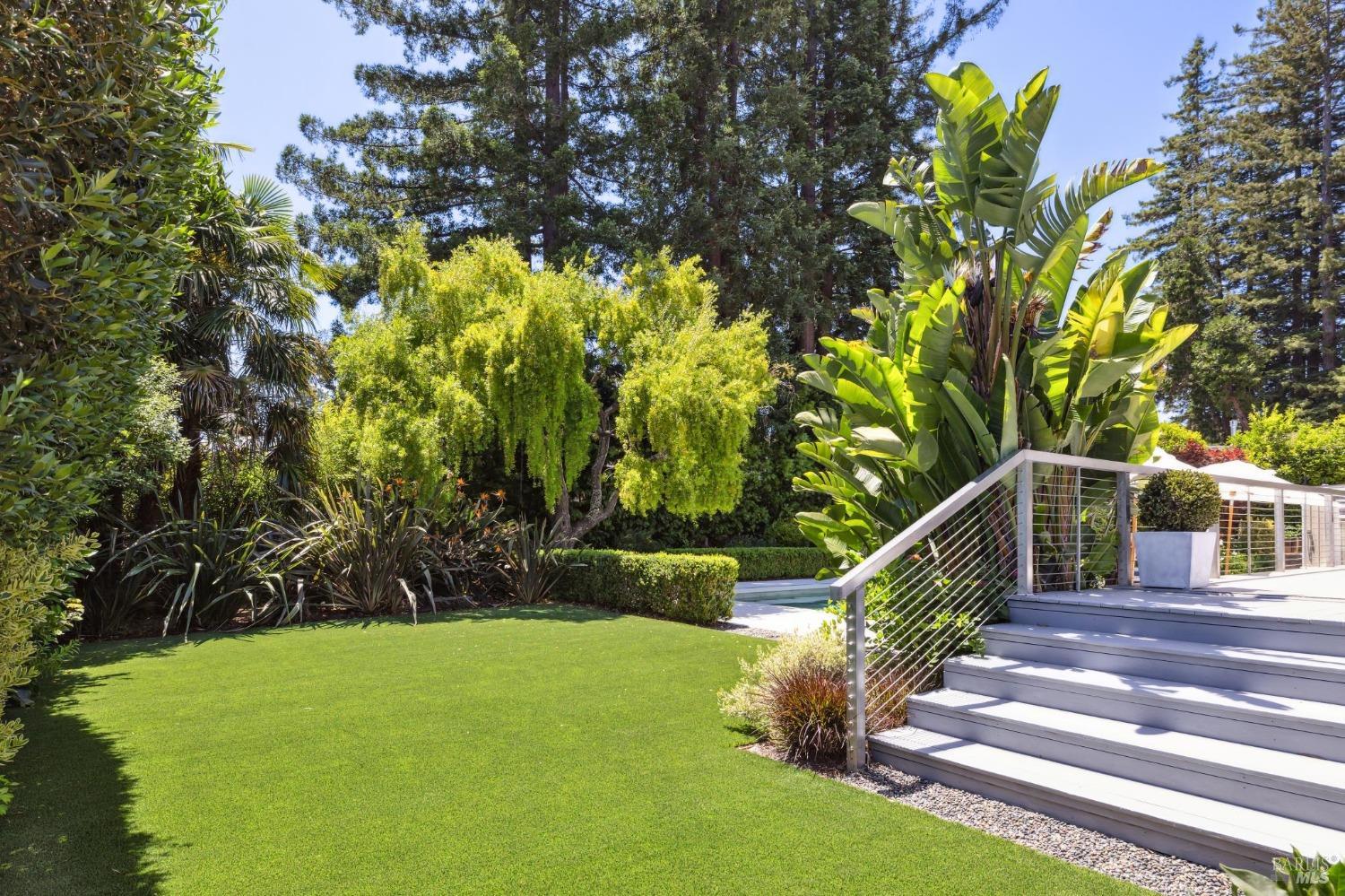 111 Lochinvar Rd