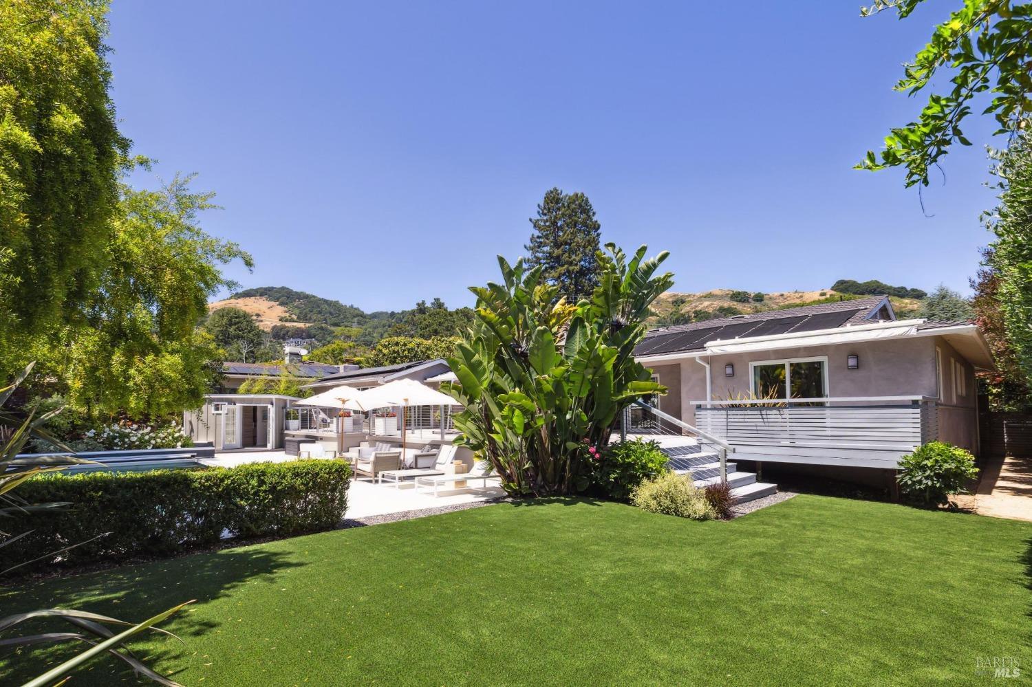 111 Lochinvar Rd