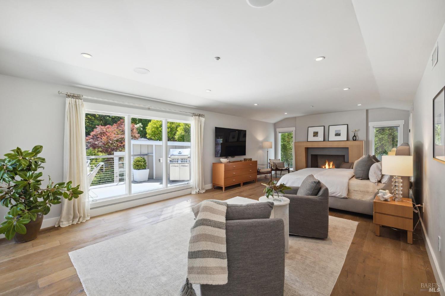111 Lochinvar Rd
