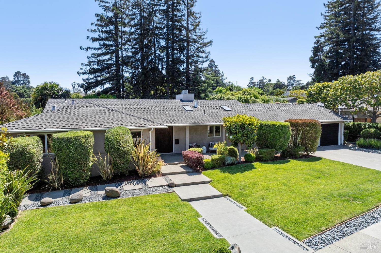 111 Lochinvar Rd