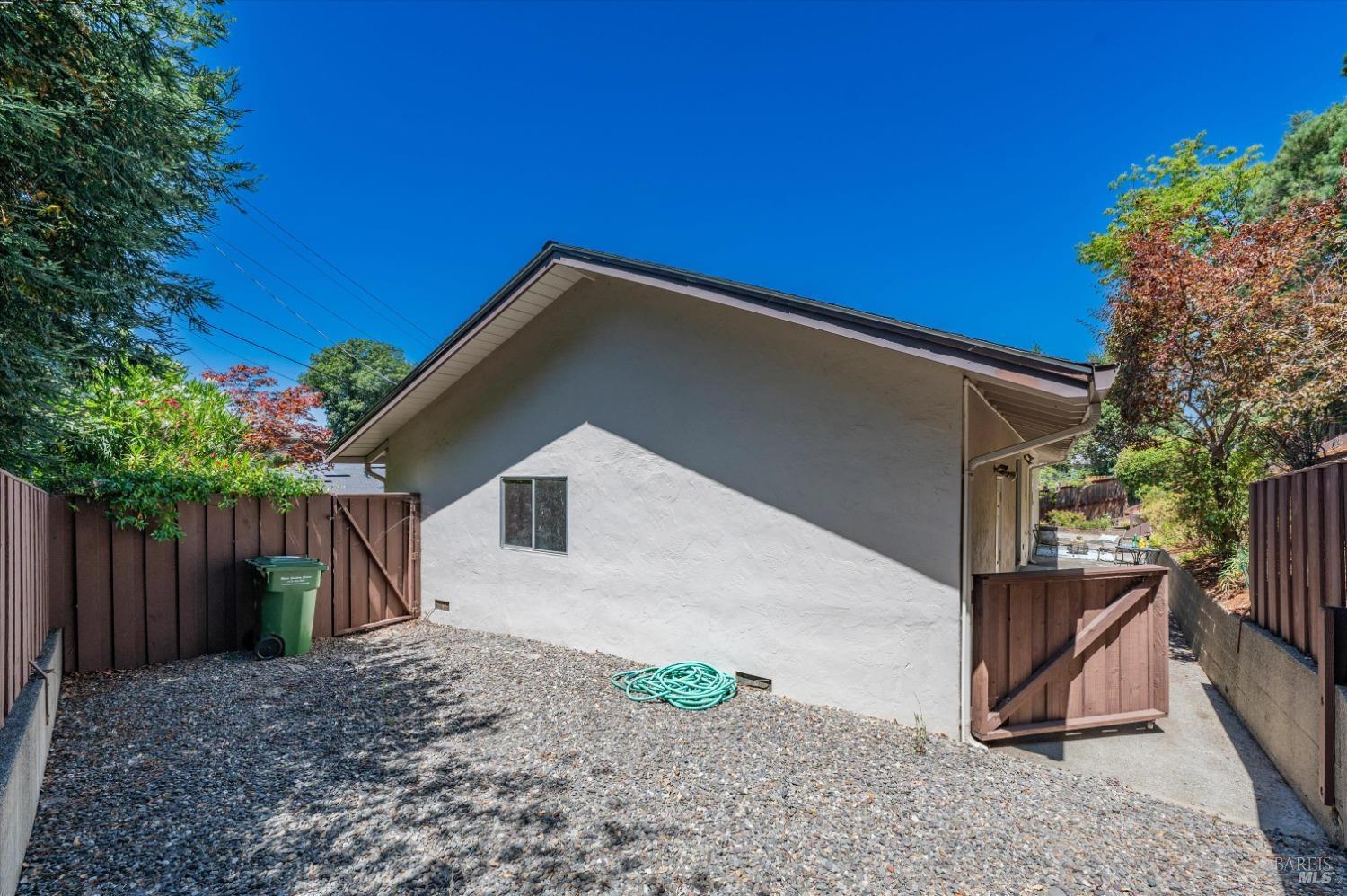 3 Carmel Court