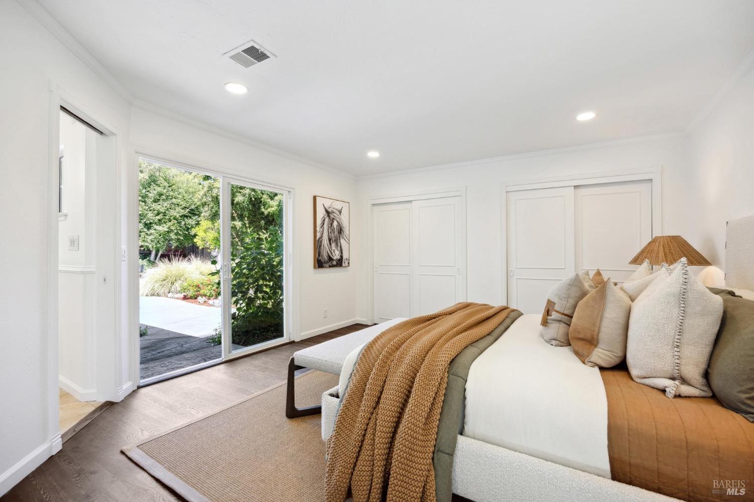 8 Heartwood Ct