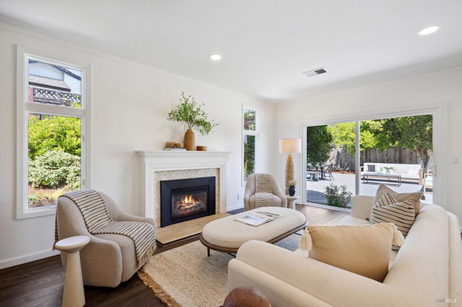 8 Heartwood Ct