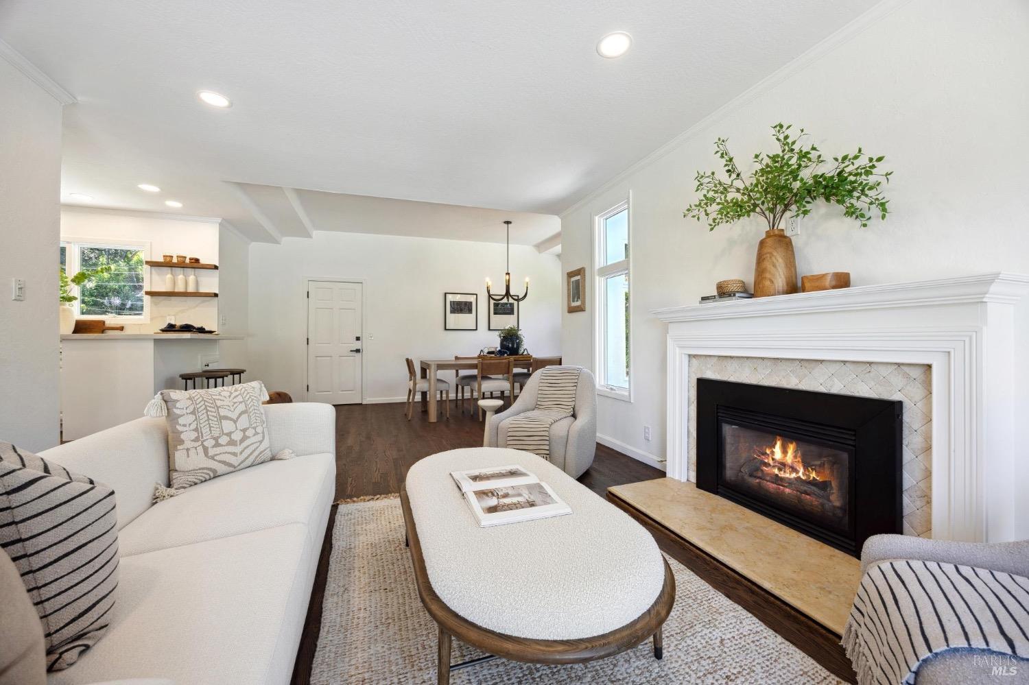 8 Heartwood Ct