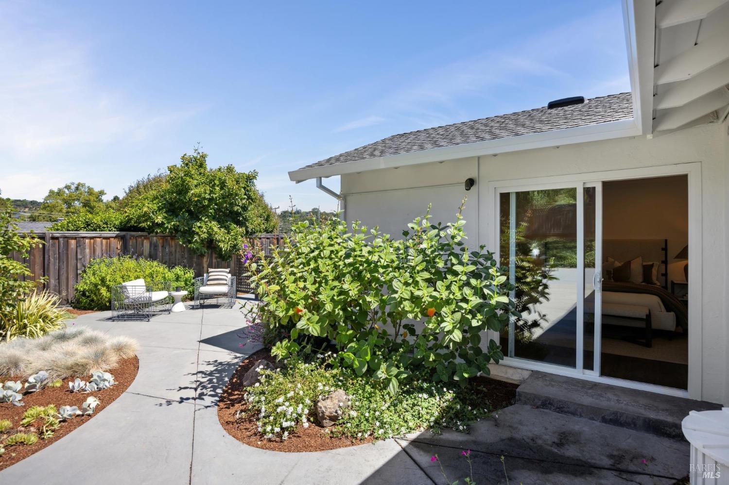 8 Heartwood Ct