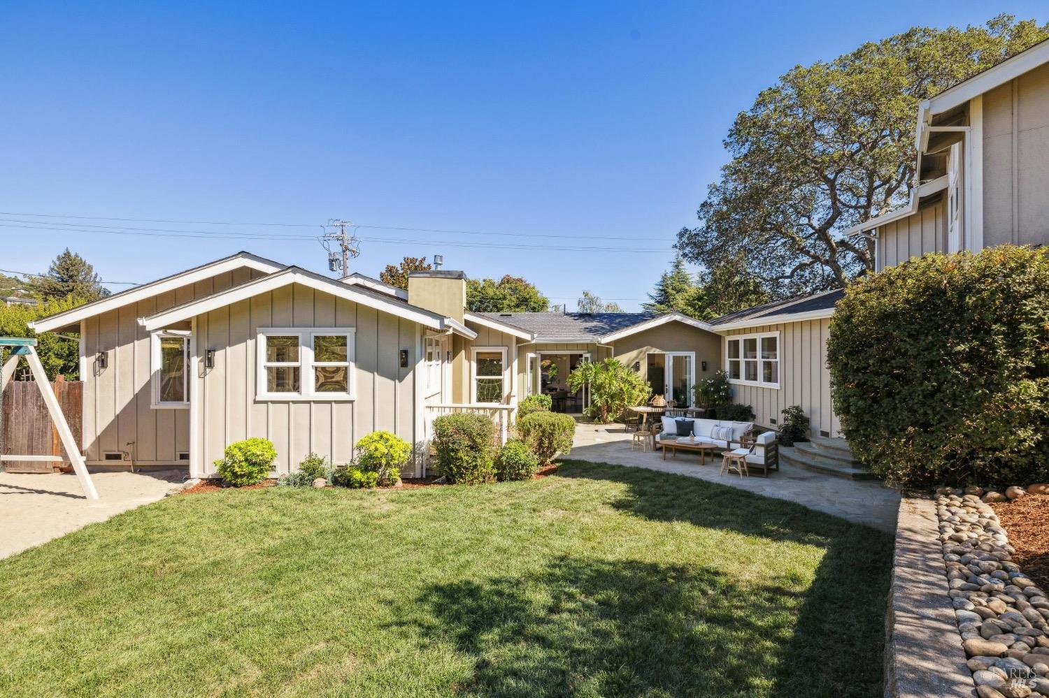 11 Manderly Rd