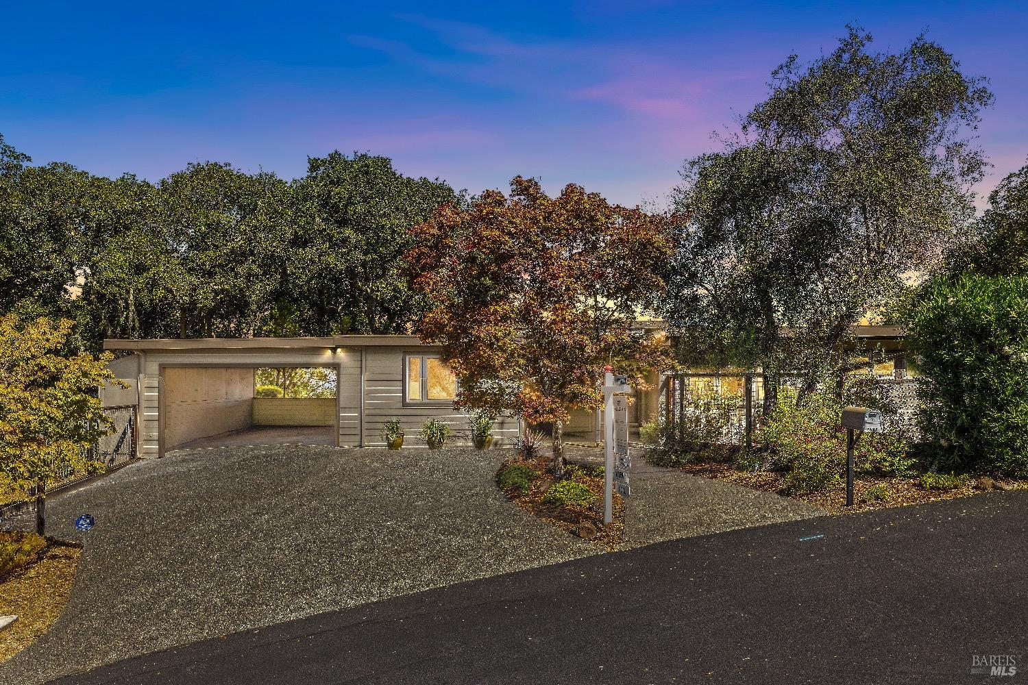 402 Ridge Rd