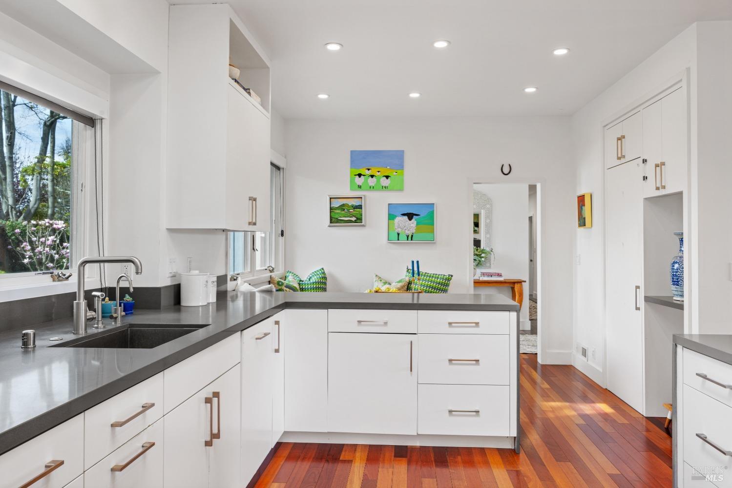 1 North Point Circle