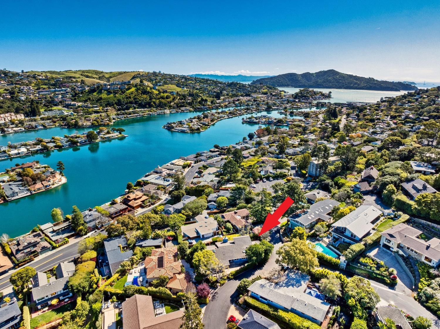 1 North Point Circle