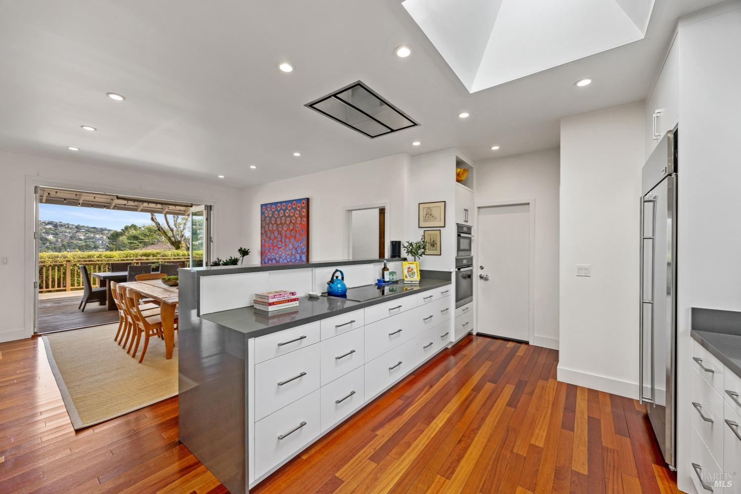 1 North Point Circle