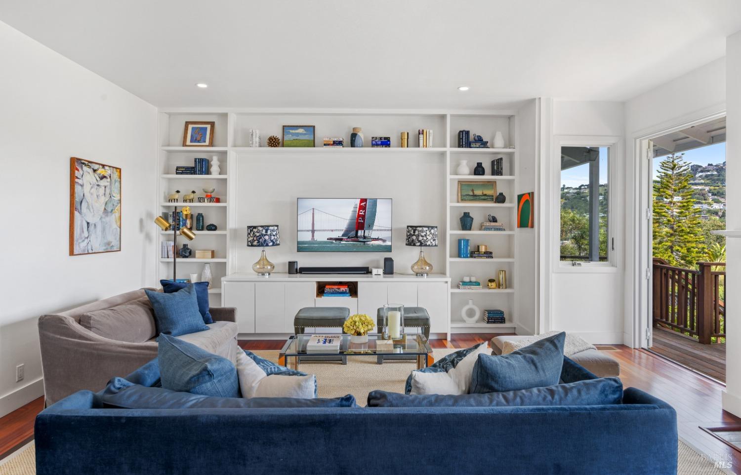 1 North Point Circle