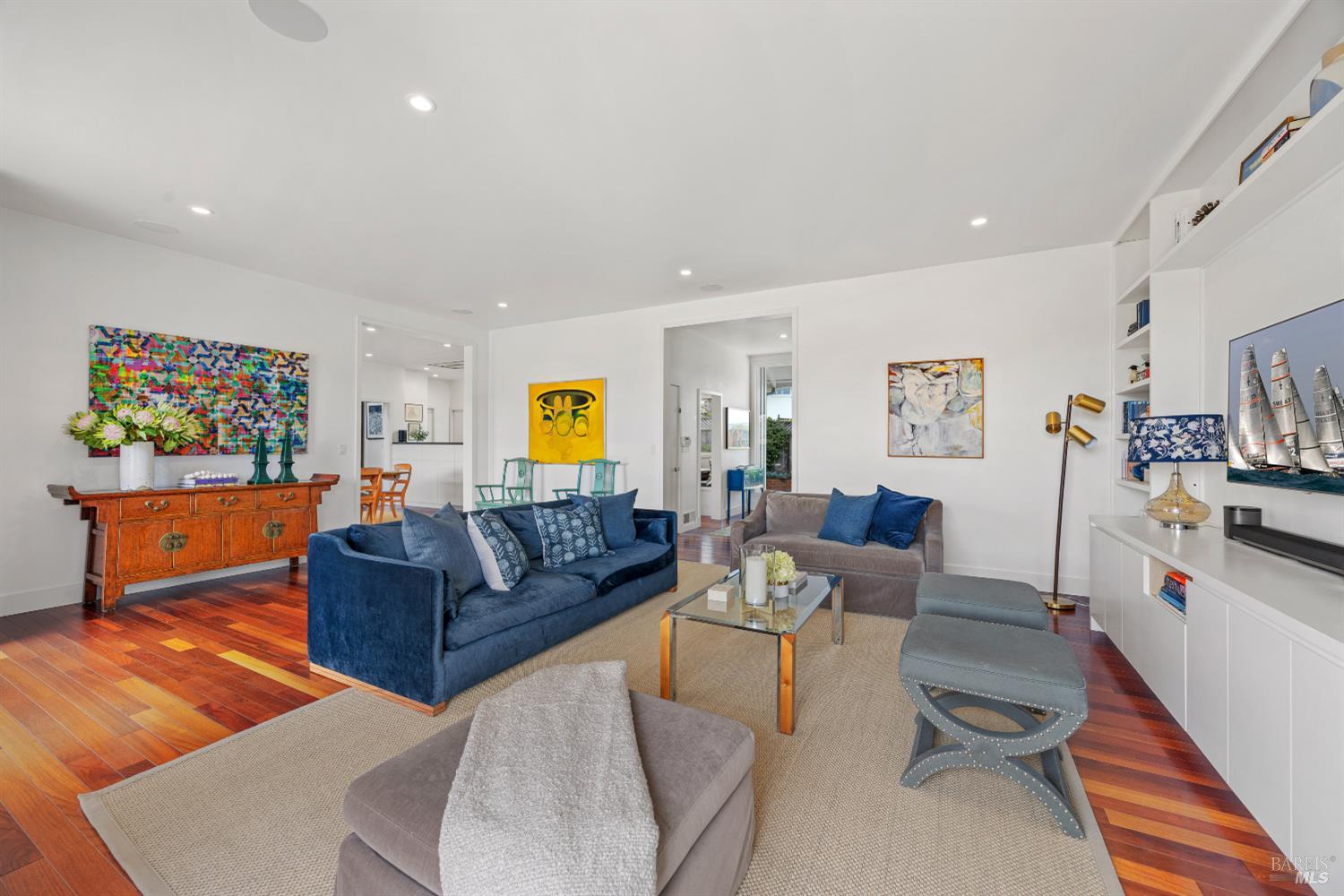 1 North Point Circle