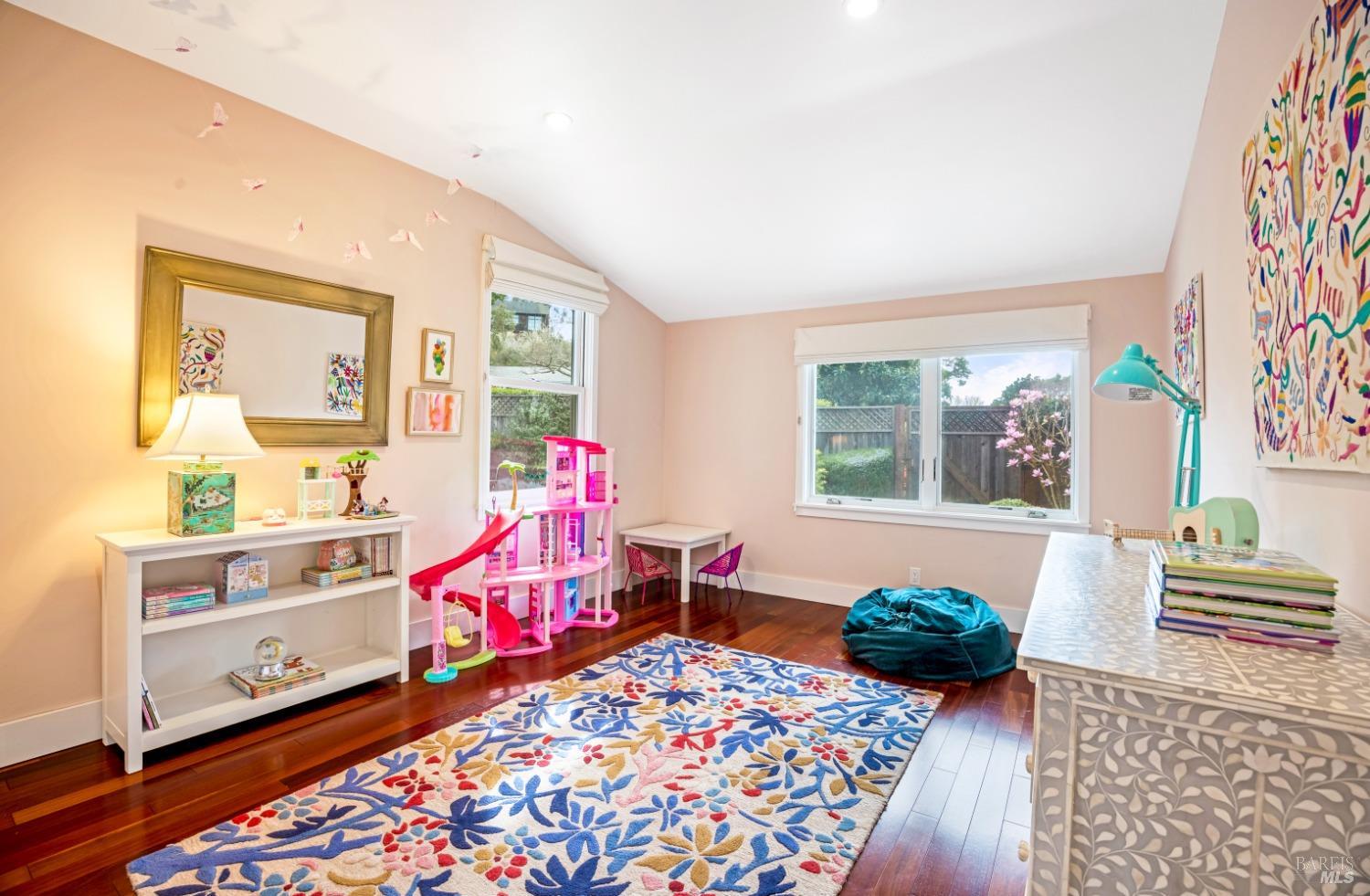 1 North Point Circle