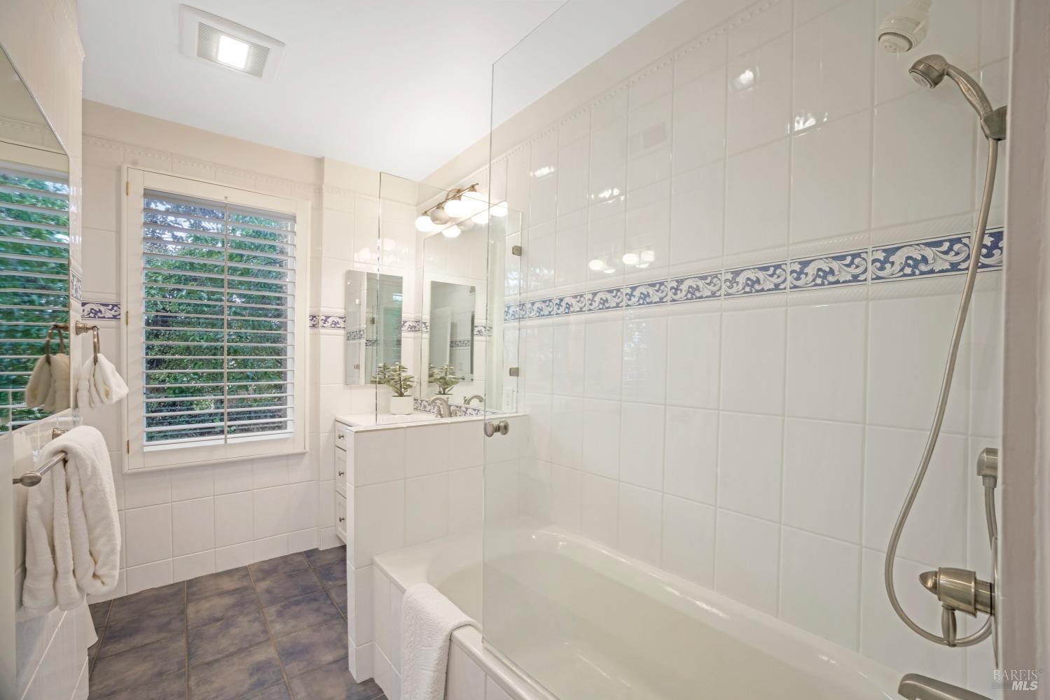 1 North Point Circle