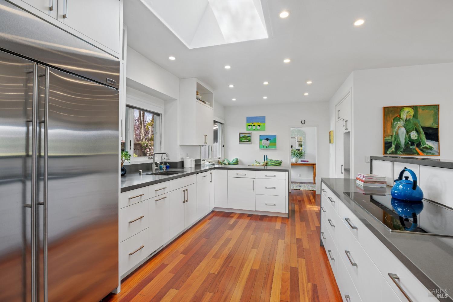 1 North Point Circle