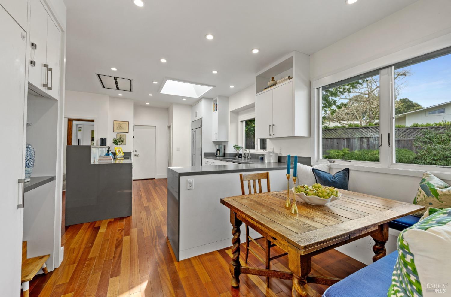 1 North Point Circle