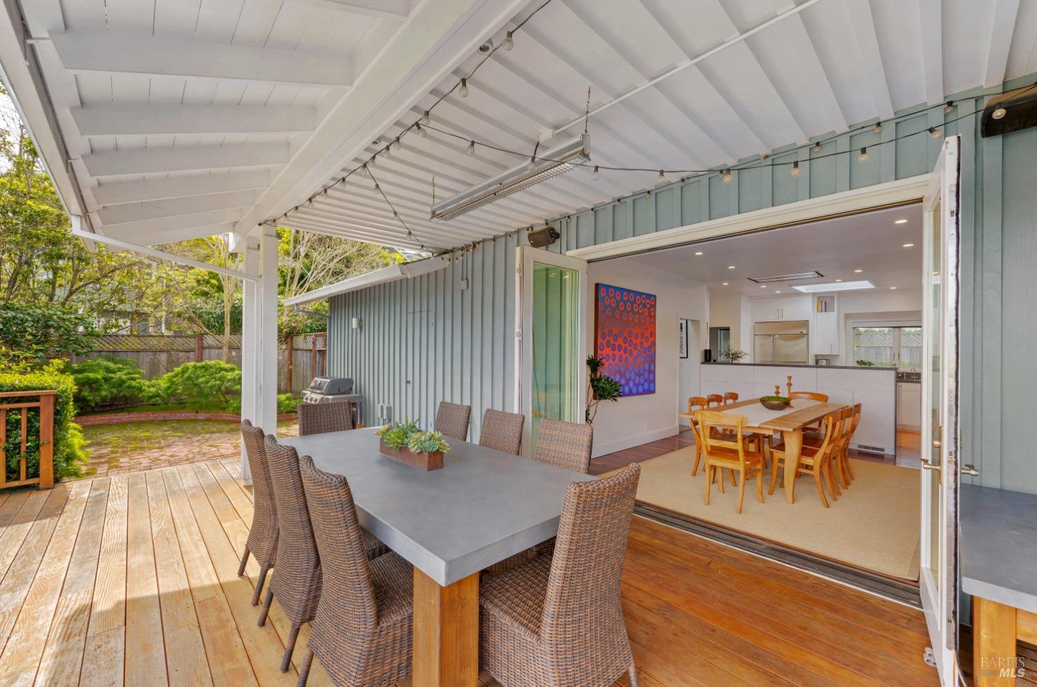 1 North Point Circle