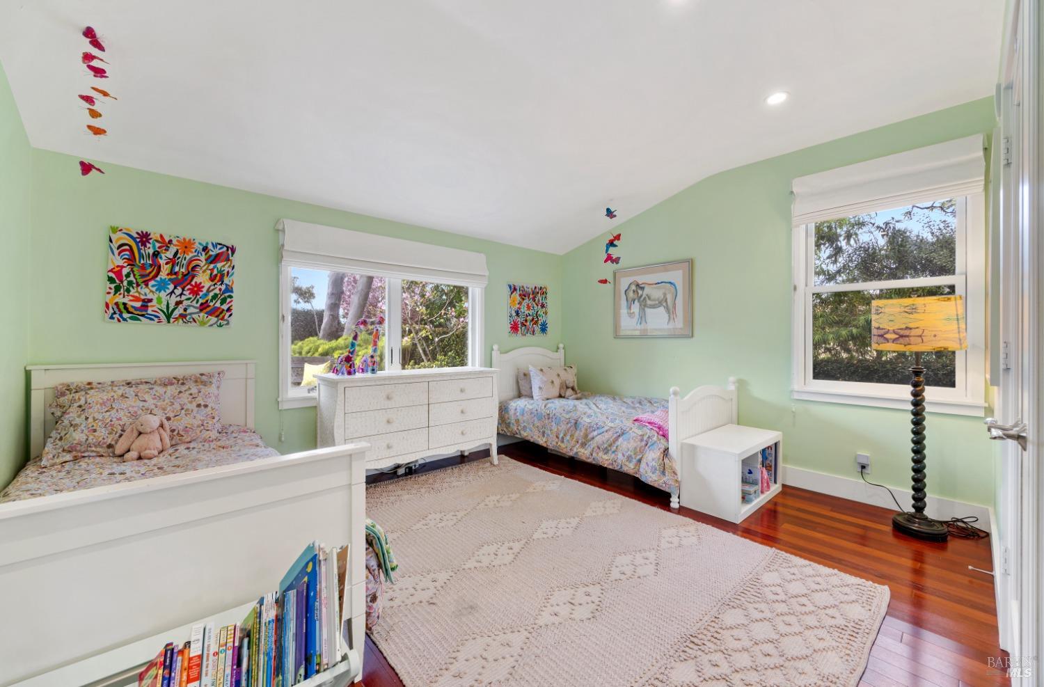 1 North Point Circle