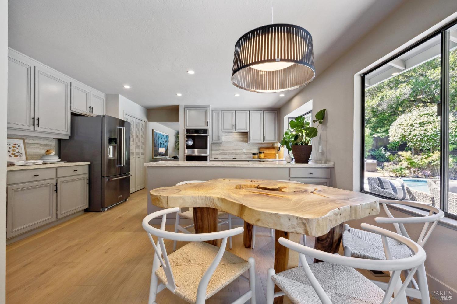 87 Peacock Dr